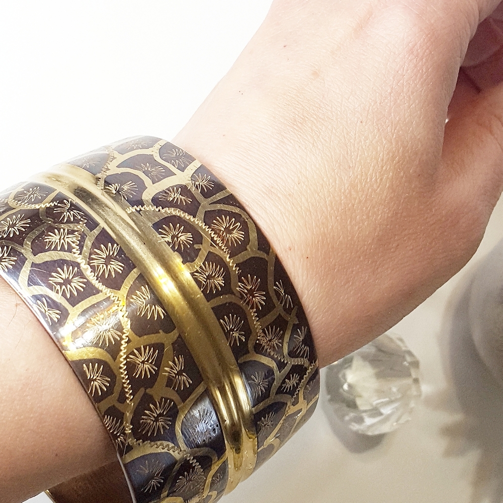 Vintage Chunky Cuff Bracelet💛Engraved Boho Tribal Golden Brass Brown